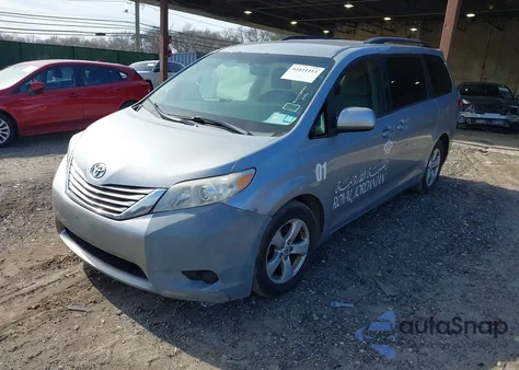 2015 Toyota Sienna Le 8 Passenger из США, поврежденный, VIN 5TDKK3DC1FS661065